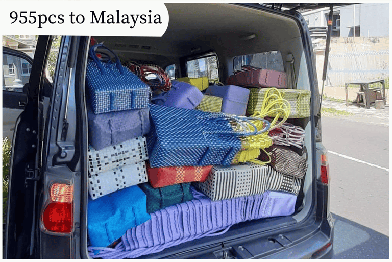Pengiriman ekspor untuk 955 pcs tas anyaman jali jali Craftvitas Indonesia ke Malaysia