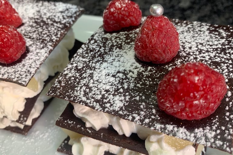 Millefeuille de chocolat aux poires, crème ricotta vanillée chez Marmite & Papillote 