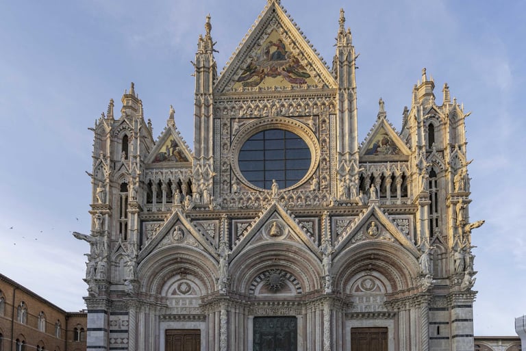 il duomo di siena - foto da https://www.terredisiena.it/cammini-outdoor/6-2-la-nuova-cattedrale-del-magnifico