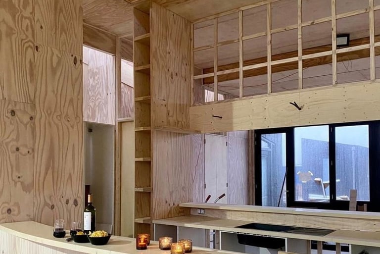 Cozinha da casa sustentável com escritórios prefabricada em CLT