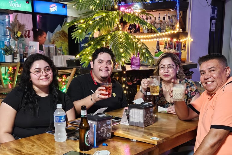 Fundadores de Típicos Pinoleros