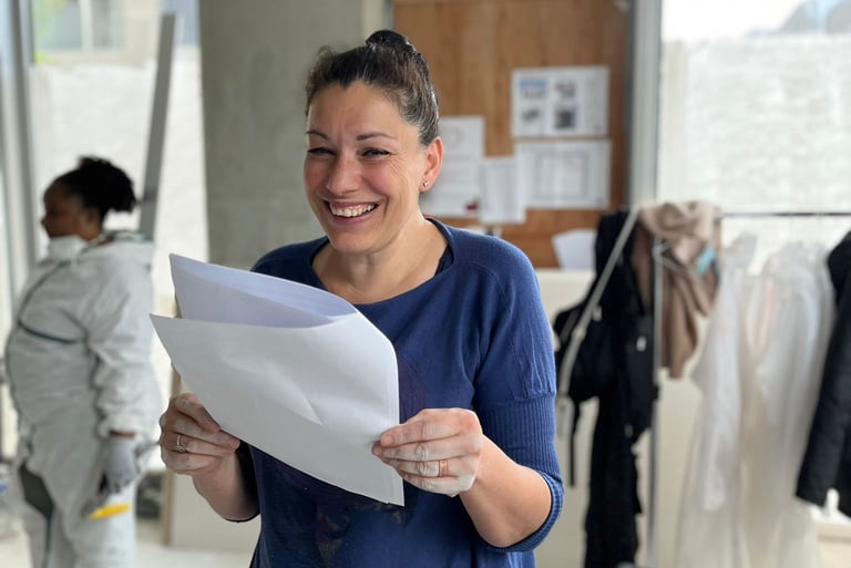 reine bâtisseuse sur chantier