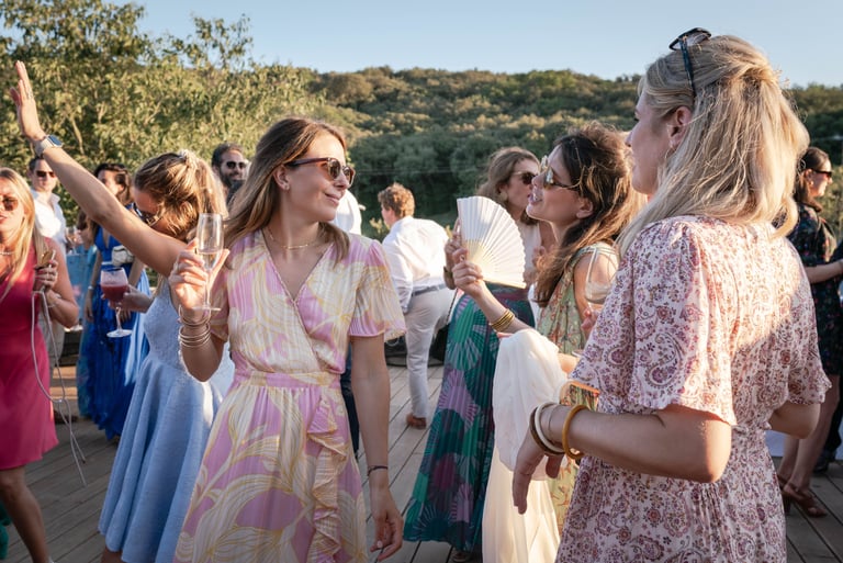 invitées mariage lors du cocktail