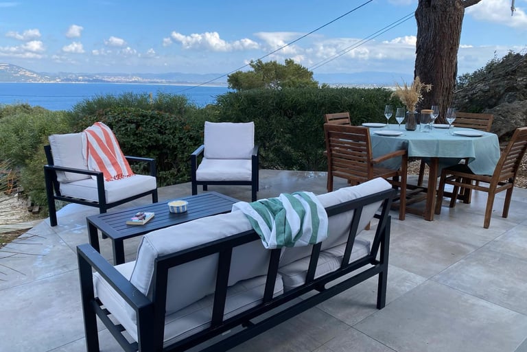 Terrasse équipée vue mer