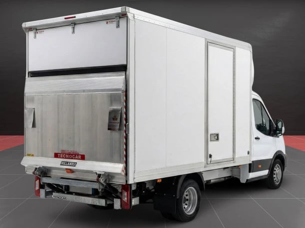 Ford Transit camion L4 Con Trampilla