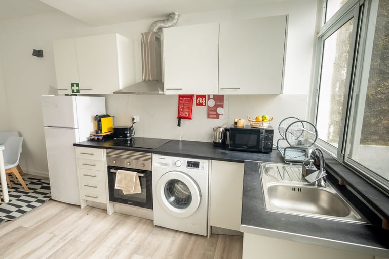 Quinta Sao Roque Hydrangea kitchen