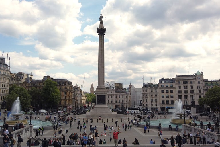 Discover London private walking tour - hidden gems - Trafalgar Square