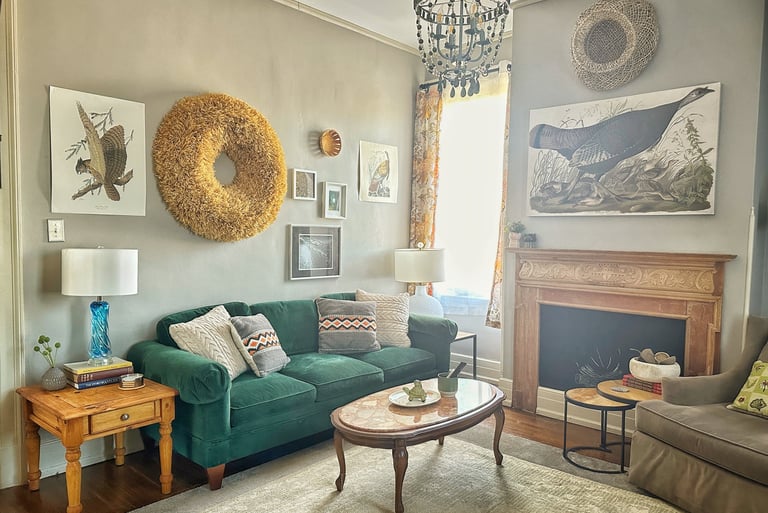 living room of Humboldt apartment 2123 Rivermont apartments