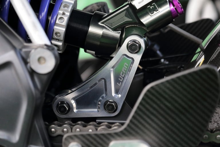 Yamaha MT09 Rear Shock Linkage Jack Up Kit Fitted to R9 Build