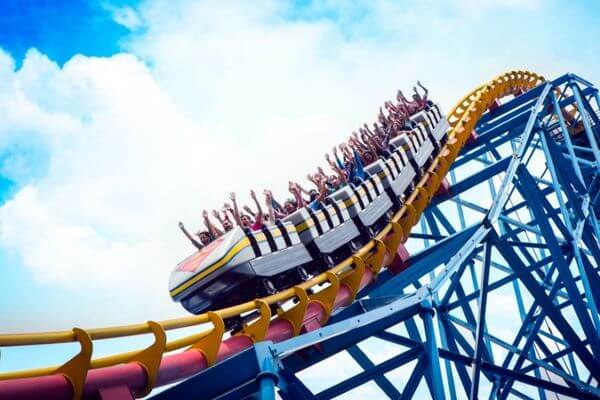 Juego en Six Flags - Tour Six Flags saliendo de morelia