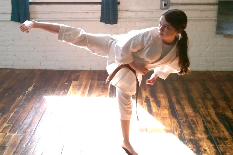 Maddy Dacey - Yoko Geri