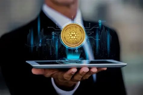 executivo mostrando uma criptomoeda. 