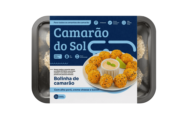 Bolinha de camarão crocante com massa de batata e gergelim