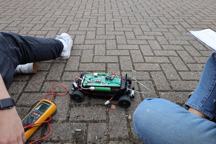 Hydrogen-powered radio controller car
