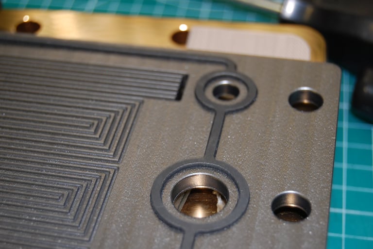 Graphite bipolar plate for hydrogen polymer electrolyte fuel cells