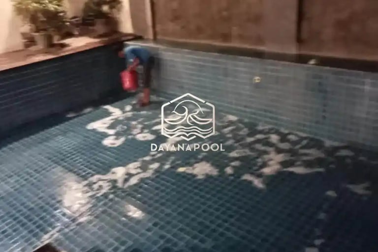 pemasangan keramik roman kolam renang oleh dayanapool