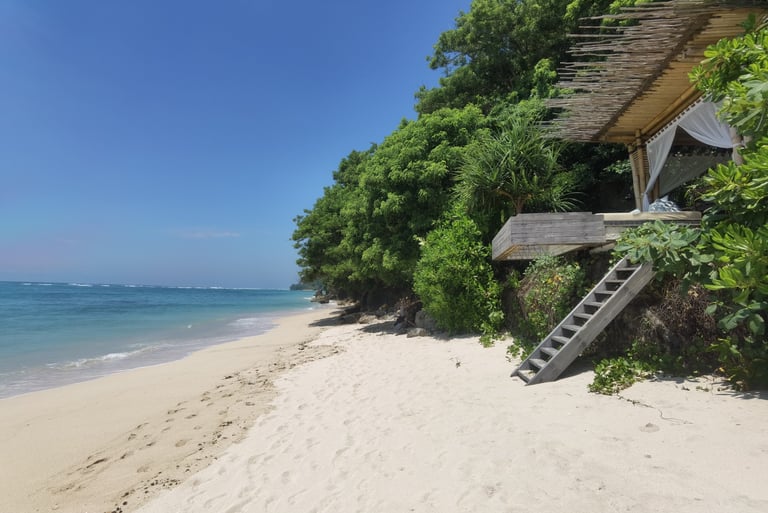 hôtel de luxe sur la plage à Nusa Dua Bali