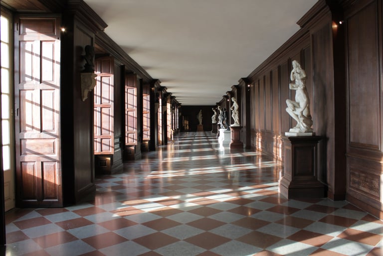 Long room Hampton Court