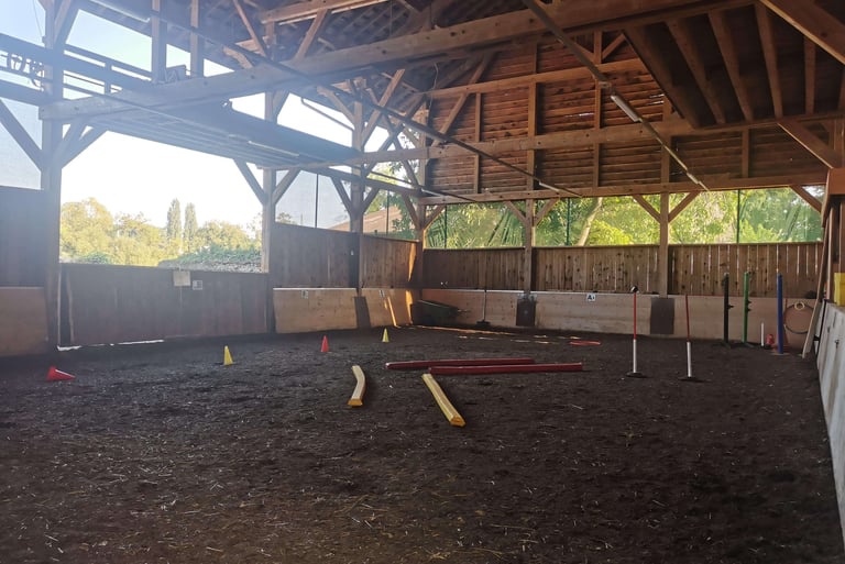 manège du poney club de Présinge