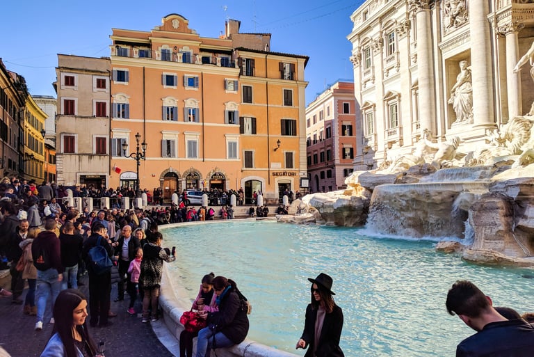 italy roma trevi fountain
