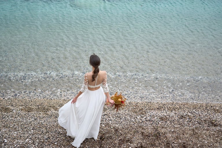 mariée au bord de la mer