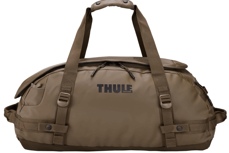 a duffel bag with the word thule on it