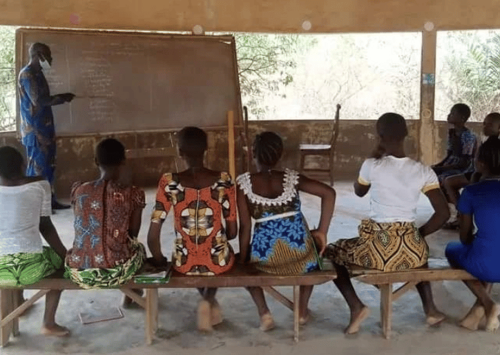 Groupe de femmes qui suivent une formation