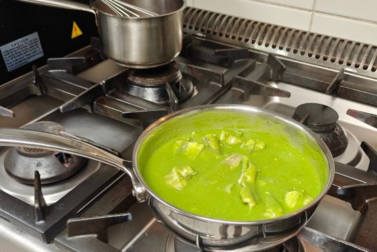  Stainless steel pan for precise heat control and sauce making