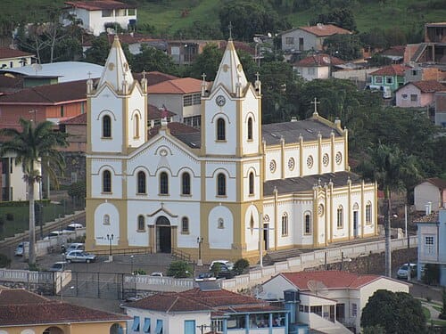 Vista da igreja em Cristina - Minas Gerais