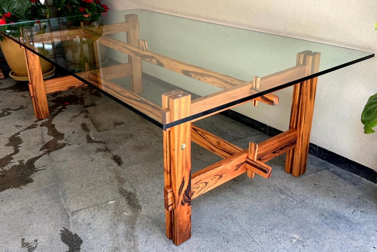 pes de mesa em muiraquatiara rajada