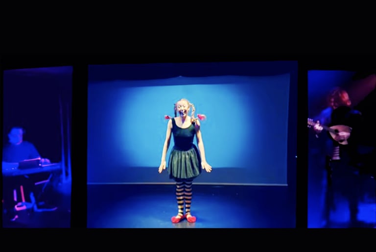 spectacle de mime sur les sens