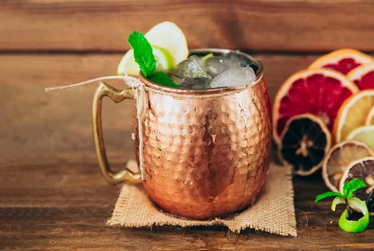 Smoky Mezcal Mule con Tepextate de Lu Mezcal