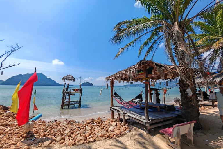 Baan Koh Teab (บ้านเกาะเตียบ), Pathio Chumphon