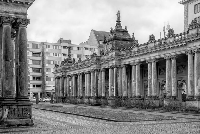 Reinhard Mokros: Berlin, Kleistpark, Königskollonaden