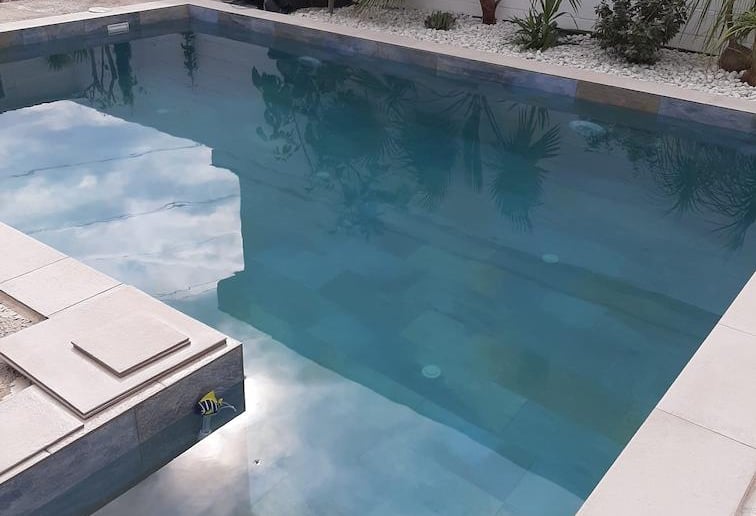 luxury-pool-with-heating-and-saltwatersystem-and-solar-in-la-marina-costa-blanca-2026