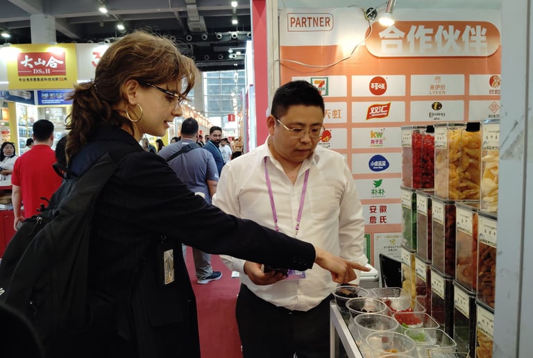 sourcing agent inquiring with a Chinese supplier