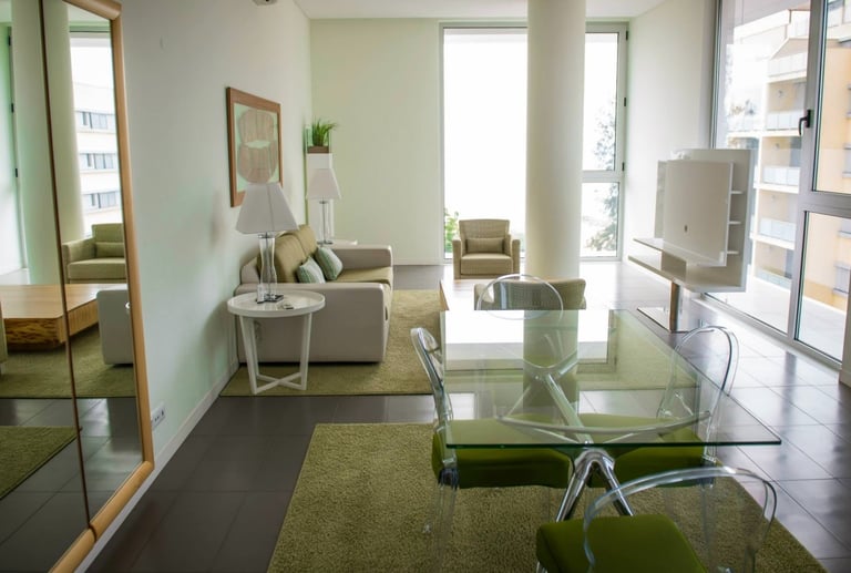Sala de estar de uma dos apartamentos do Edifício Arrábida