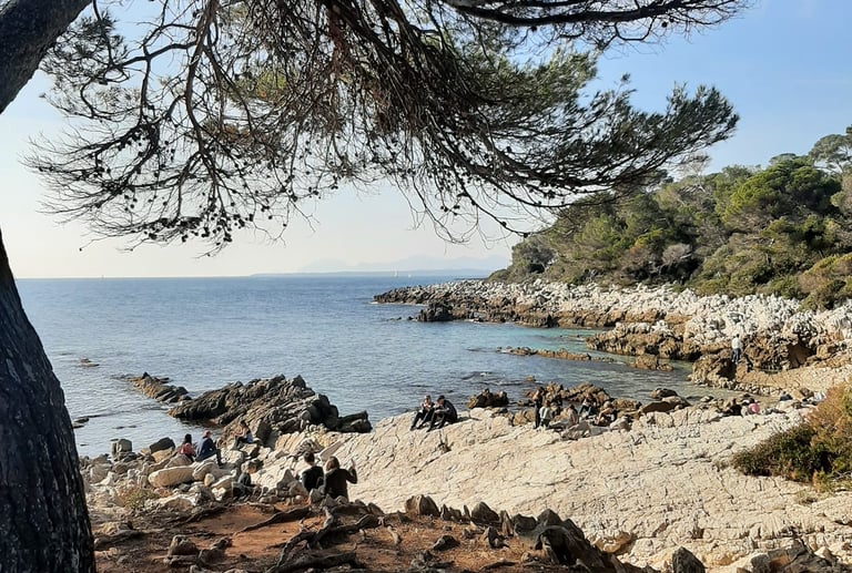 Secret beach Cap d'Antibes