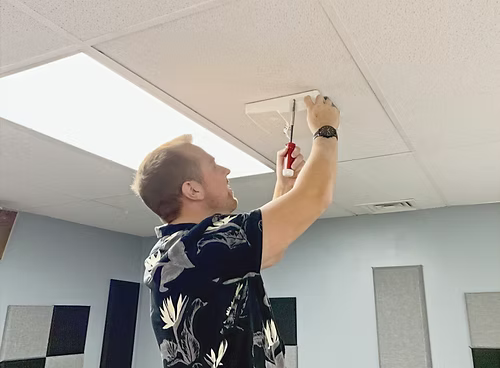 pattern recognition debesijos AI išmanus detektorius kalibruojasi nuotoliniu būdu 