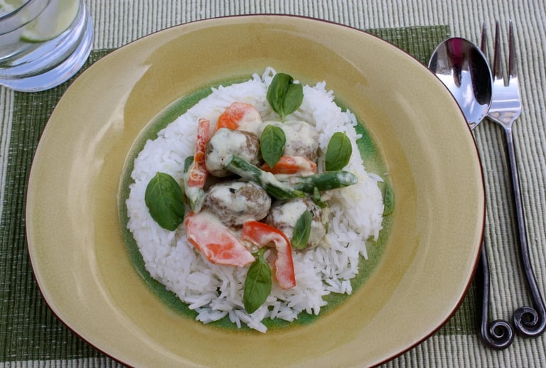 green curry turkeyballs on rice