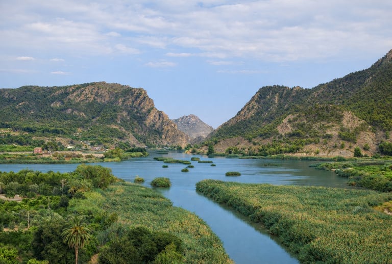 The Ojós reservoir, seen from the Alto de Bayna viewpoint in Blanca. It is one of the most beautiful