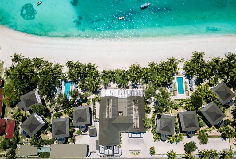 Indian Ocean Lodge (Praslin Island) - photos courtesy of Expedia