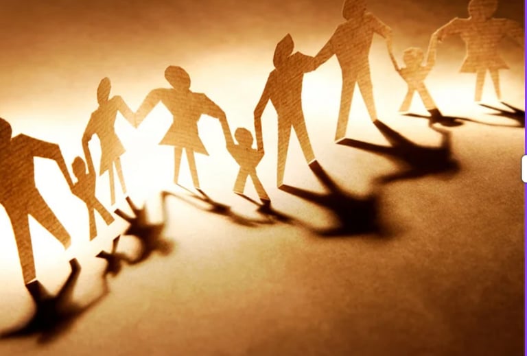 les constellations systémiques et l’importance des liens visibles et invisibles qui nous relient