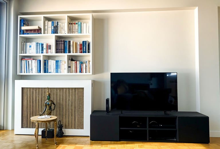 Rangement suspendu Shelfi – Courbevoie – mélaminé blanc Egger – meuble TV Valchromat