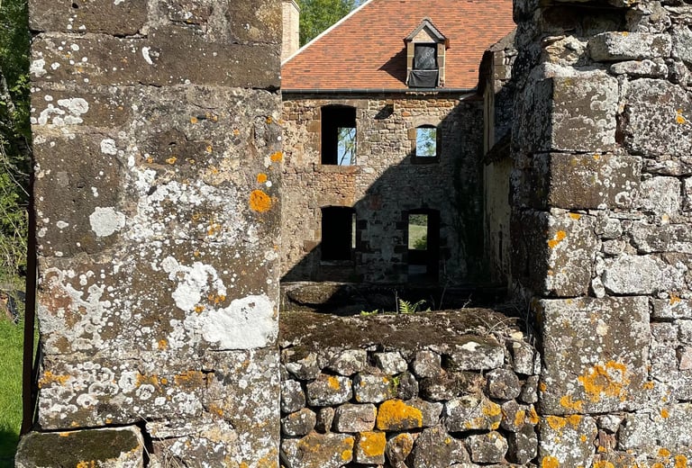 Ruins surrounding old chateau