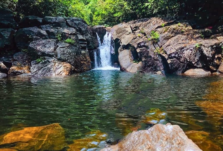 Polgampola Falls