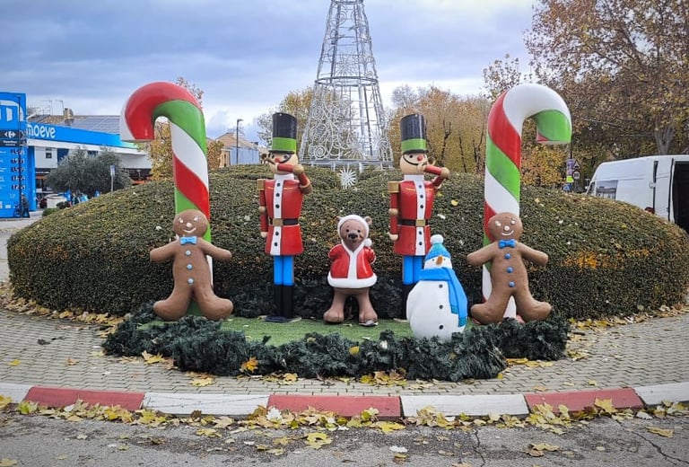 Decoración navideña San Martin de la Vega cascanueces bastones galletas gengibre muñeco de nieve