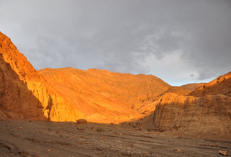 the golden walls of the mosaic canyon, death valley