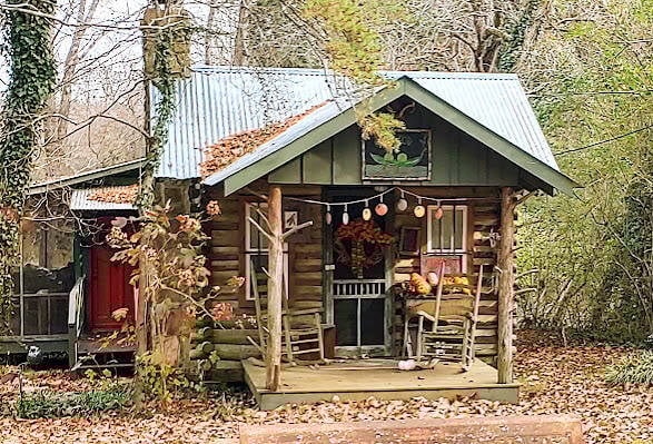 Mentone, AL - A little log village to go shopping for handmade items