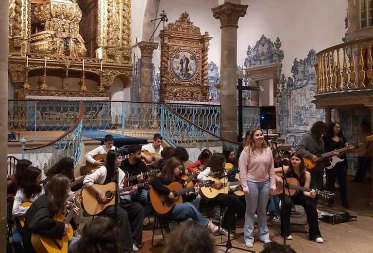 Audição de guitarras À Volta Das Cordas
